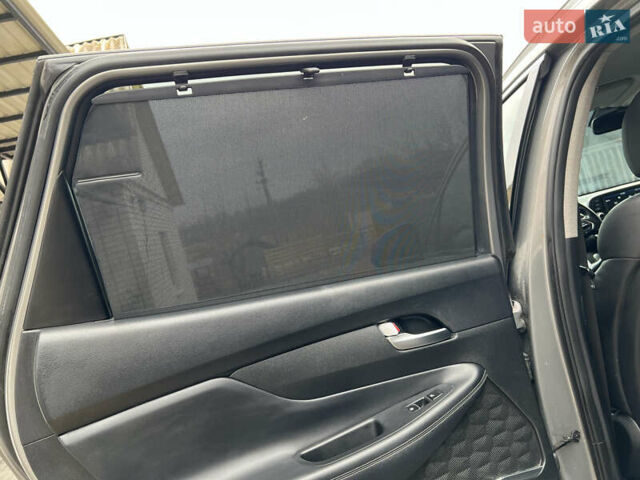 Серый Хендай Санта Фе, объемом двигателя 2.2 л и пробегом 95 тыс. км за 25999 $, фото 37 на Automoto.ua