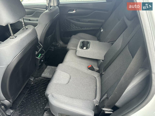 Серый Хендай Санта Фе, объемом двигателя 2.4 л и пробегом 98 тыс. км за 24000 $, фото 27 на Automoto.ua