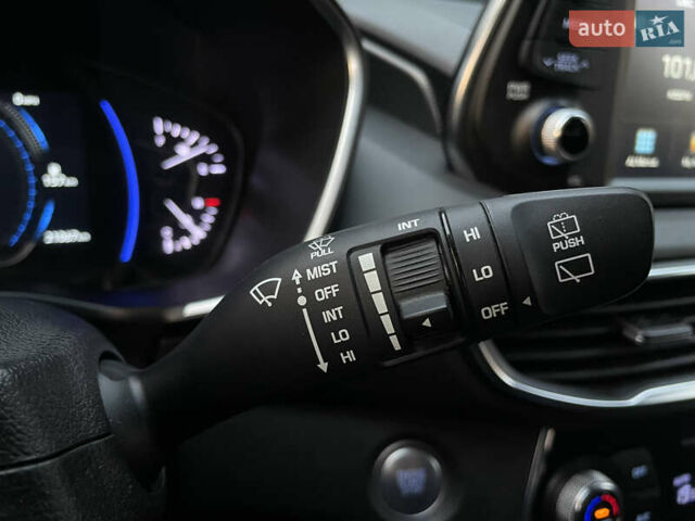 Серый Хендай Санта Фе, объемом двигателя 2.36 л и пробегом 21 тыс. км за 23900 $, фото 21 на Automoto.ua