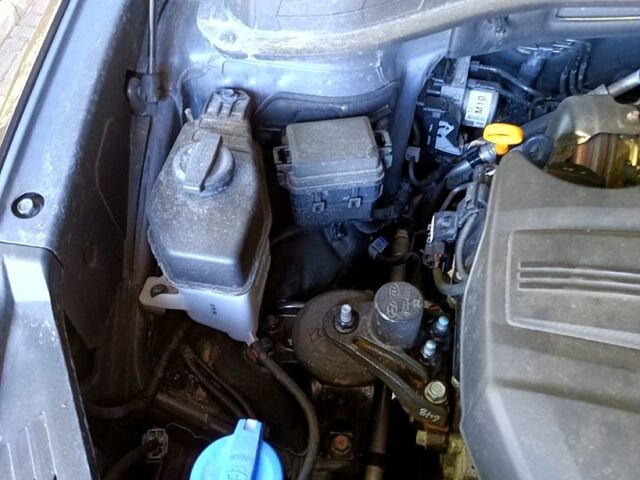 Серый Хендай Санта Фе, объемом двигателя 2.2 л и пробегом 74 тыс. км за 30000 $, фото 3 на Automoto.ua