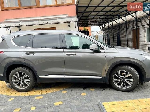 Серый Хендай Санта Фе, объемом двигателя 2.2 л и пробегом 95 тыс. км за 26950 $, фото 7 на Automoto.ua