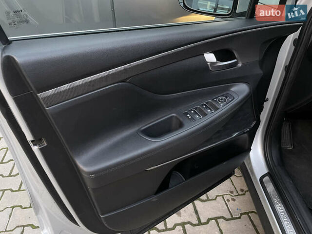 Серый Хендай Санта Фе, объемом двигателя 2.36 л и пробегом 21 тыс. км за 23900 $, фото 13 на Automoto.ua