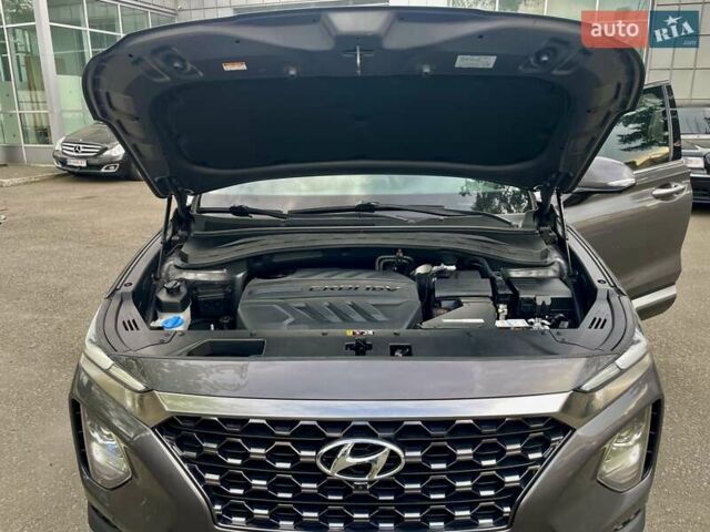 Серый Хендай Санта Фе, объемом двигателя 2 л и пробегом 141 тыс. км за 30500 $, фото 32 на Automoto.ua