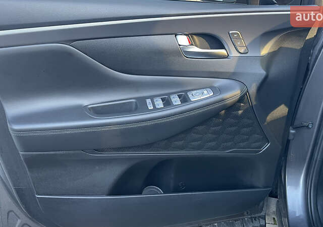 Хендай Санта Фе 2020 у Умани на Automoto.ua Сірий Хендай Санта Фе, об'ємом двигуна 2.15 л та пробігом 94 тис. км за 37700 $, фото 6 на Automoto.ua