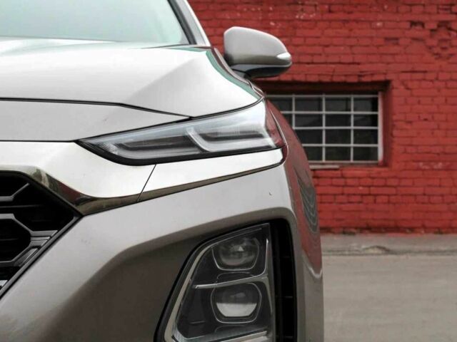 Серый Хендай Санта Фе, объемом двигателя 2.2 л и пробегом 110 тыс. км за 21700 $, фото 7 на Automoto.ua