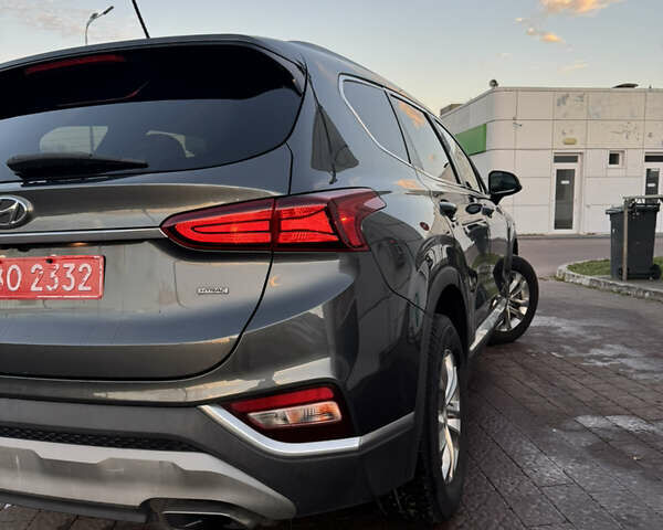 Серый Хендай Санта Фе, объемом двигателя 2.36 л и пробегом 170 тыс. км за 18600 $, фото 19 на Automoto.ua