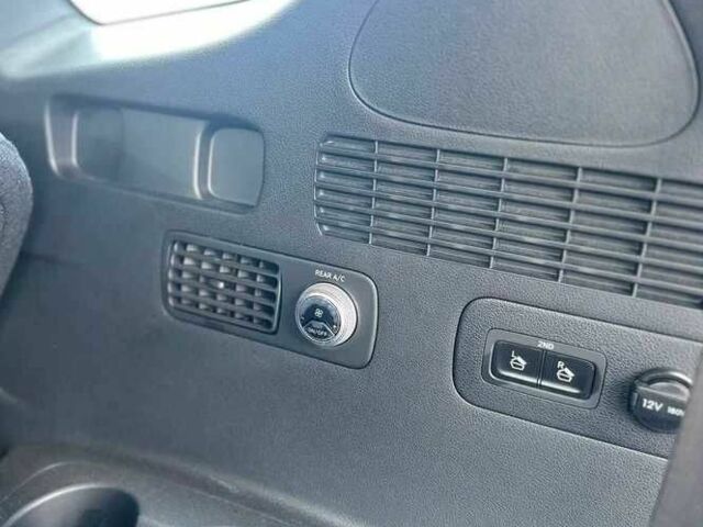 Серый Хендай Санта Фе, объемом двигателя 2 л и пробегом 95 тыс. км за 20000 $, фото 8 на Automoto.ua