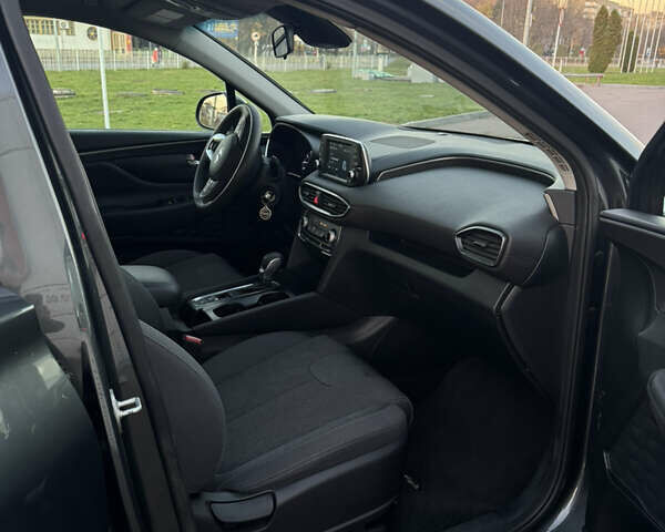 Серый Хендай Санта Фе, объемом двигателя 2.36 л и пробегом 170 тыс. км за 18600 $, фото 64 на Automoto.ua