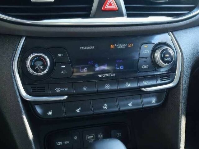 Серый Хендай Санта Фе, объемом двигателя 2.4 л и пробегом 45 тыс. км за 8200 $, фото 18 на Automoto.ua