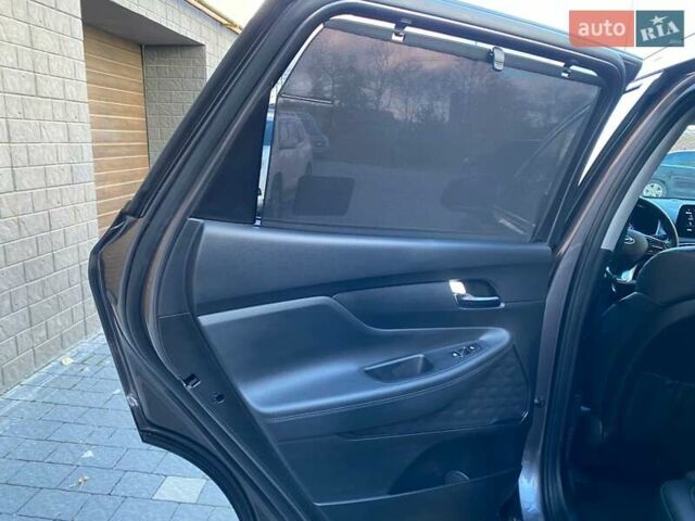 Серый Хендай Санта Фе, объемом двигателя 2.2 л и пробегом 153 тыс. км за 29400 $, фото 74 на Automoto.ua