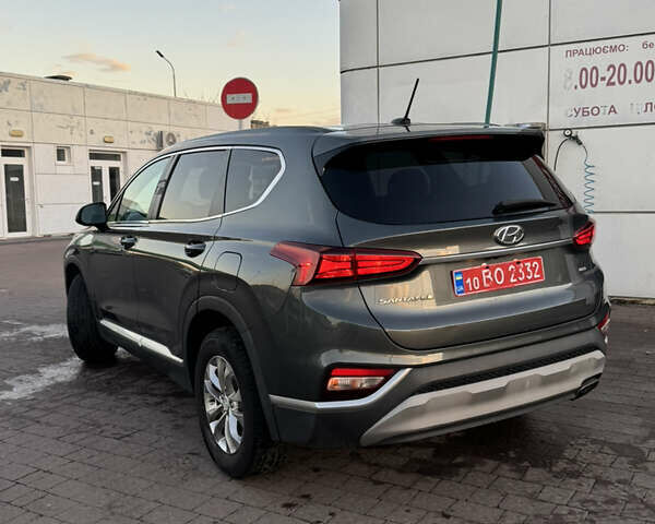 Серый Хендай Санта Фе, объемом двигателя 2.36 л и пробегом 170 тыс. км за 18600 $, фото 11 на Automoto.ua