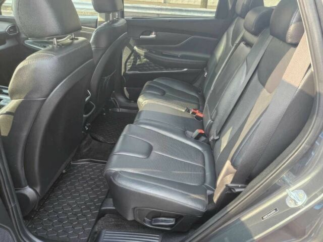 Серый Хендай Санта Фе, объемом двигателя 2.4 л и пробегом 34 тыс. км за 13000 $, фото 10 на Automoto.ua