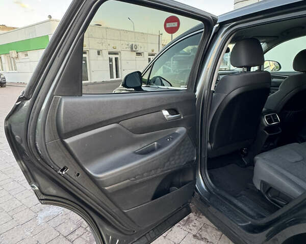 Серый Хендай Санта Фе, объемом двигателя 2.36 л и пробегом 170 тыс. км за 18600 $, фото 61 на Automoto.ua