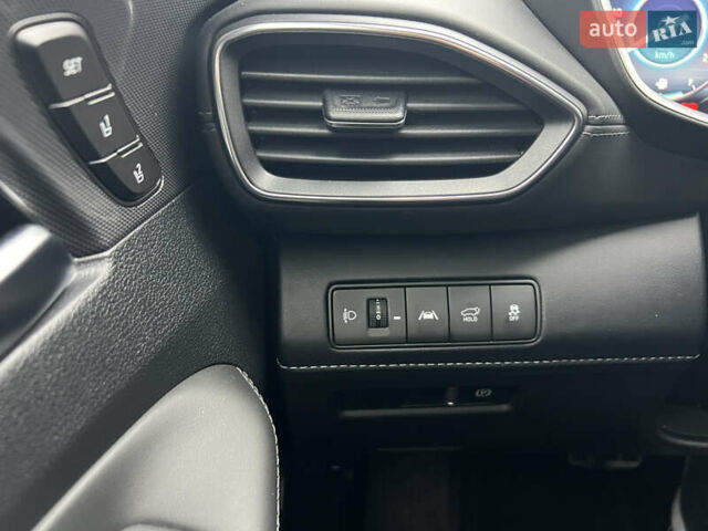 Сірий Хендай Санта Фе, об'ємом двигуна 2.15 л та пробігом 138 тис. км за 36500 $, фото 2 на Automoto.ua