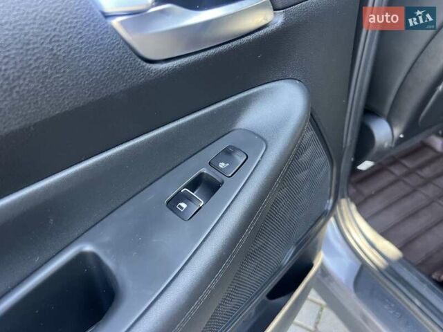 Серый Хендай Санта Фе, объемом двигателя 2.15 л и пробегом 113 тыс. км за 29700 $, фото 18 на Automoto.ua