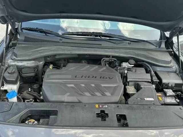 Серый Хендай Санта Фе, объемом двигателя 2 л и пробегом 95 тыс. км за 20000 $, фото 4 на Automoto.ua