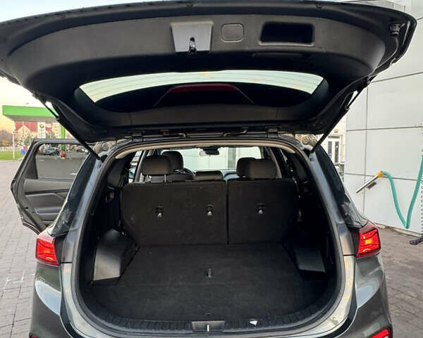 Серый Хендай Санта Фе, объемом двигателя 2.36 л и пробегом 170 тыс. км за 18600 $, фото 57 на Automoto.ua