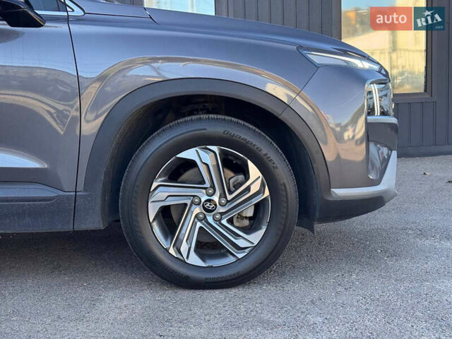 Серый Хендай Санта Фе, объемом двигателя 0 л и пробегом 90 тыс. км за 35490 $, фото 5 на Automoto.ua