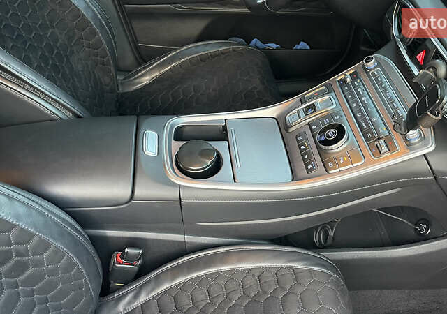 Хендай Санта Фе 2020 у Умани на Automoto.ua Сірий Хендай Санта Фе, об'ємом двигуна 2.15 л та пробігом 94 тис. км за 37700 $, фото 59 на Automoto.ua