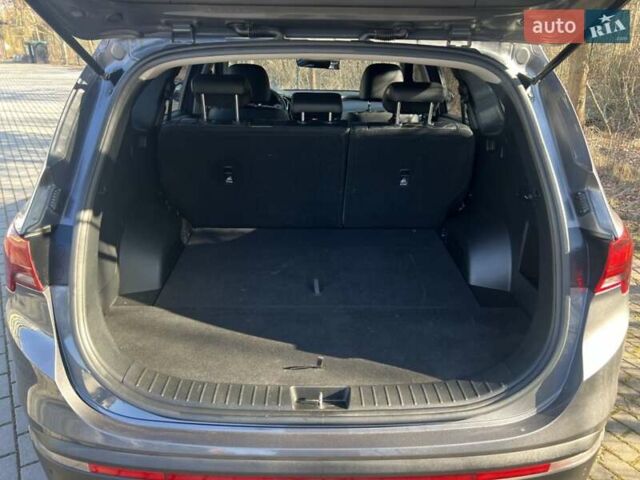 Серый Хендай Санта Фе, объемом двигателя 2.15 л и пробегом 113 тыс. км за 29700 $, фото 12 на Automoto.ua