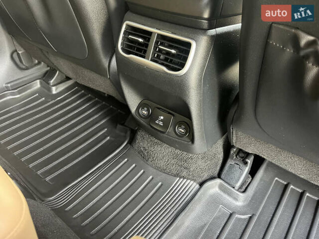 Серый Хендай Санта Фе, объемом двигателя 2.15 л и пробегом 71 тыс. км за 37777 $, фото 22 на Automoto.ua