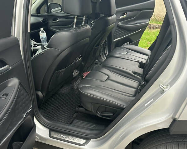 Серый Хендай Санта Фе, объемом двигателя 1.6 л и пробегом 70 тыс. км за 32300 $, фото 11 на Automoto.ua