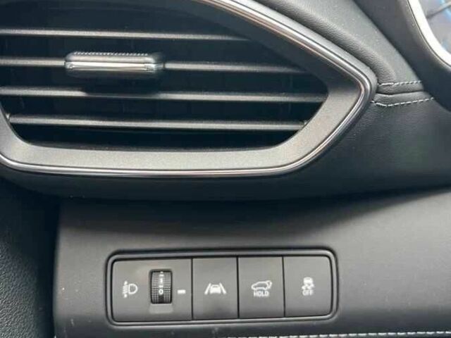 Сірий Хендай Санта Фе, об'ємом двигуна 2.5 л та пробігом 50 тис. км за 20000 $, фото 7 на Automoto.ua