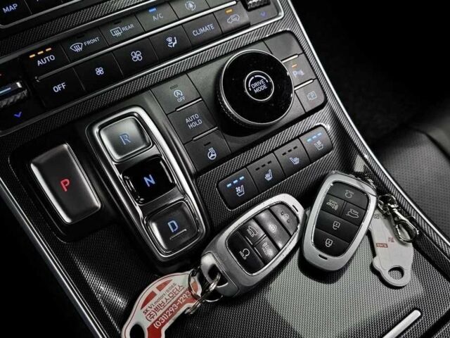 Серый Хендай Санта Фе, объемом двигателя 2.2 л и пробегом 34 тыс. км за 18300 $, фото 8 на Automoto.ua