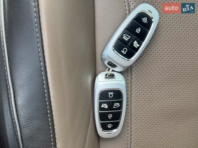 Серый Хендай Санта Фе, объемом двигателя 2.15 л и пробегом 114 тыс. км за 31800 $, фото 29 на Automoto.ua