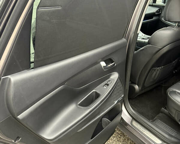 Серый Хендай Санта Фе, объемом двигателя 2.15 л и пробегом 110 тыс. км за 38000 $, фото 13 на Automoto.ua