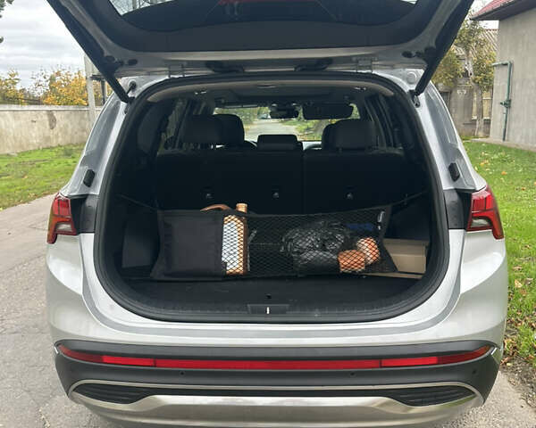 Серый Хендай Санта Фе, объемом двигателя 1.6 л и пробегом 70 тыс. км за 32300 $, фото 7 на Automoto.ua