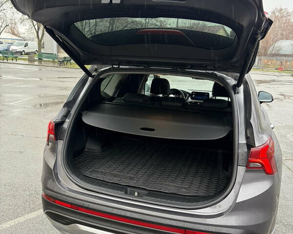 Серый Хендай Санта Фе, объемом двигателя 2.15 л и пробегом 110 тыс. км за 38000 $, фото 17 на Automoto.ua