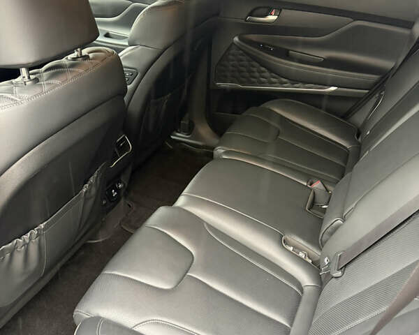 Серый Хендай Санта Фе, объемом двигателя 2.15 л и пробегом 110 тыс. км за 38000 $, фото 14 на Automoto.ua