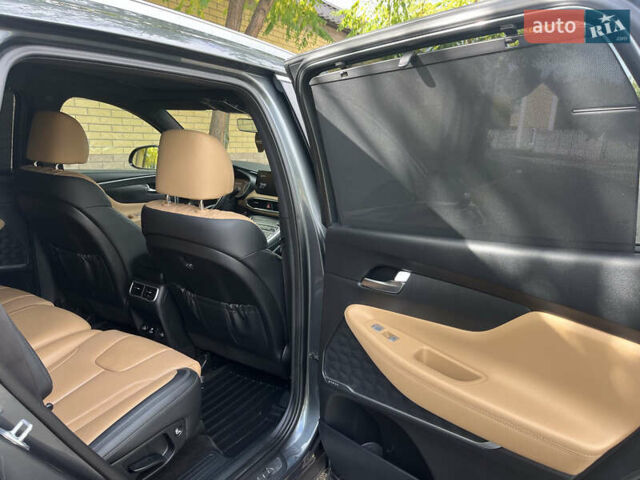 Серый Хендай Санта Фе, объемом двигателя 2.15 л и пробегом 71 тыс. км за 37777 $, фото 18 на Automoto.ua