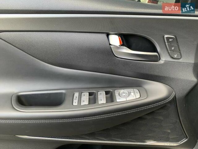 Серый Хендай Санта Фе, объемом двигателя 2.15 л и пробегом 34 тыс. км за 38500 $, фото 22 на Automoto.ua