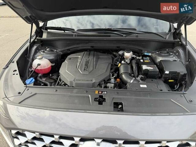 Серый Хендай Санта Фе, объемом двигателя 2.15 л и пробегом 114 тыс. км за 31800 $, фото 8 на Automoto.ua