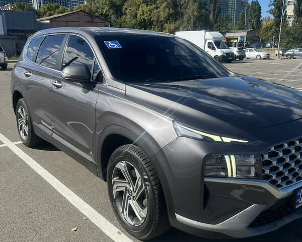 Серый Хендай Санта Фе, объемом двигателя 2.15 л и пробегом 73 тыс. км за 32900 $, фото 1 на Automoto.ua