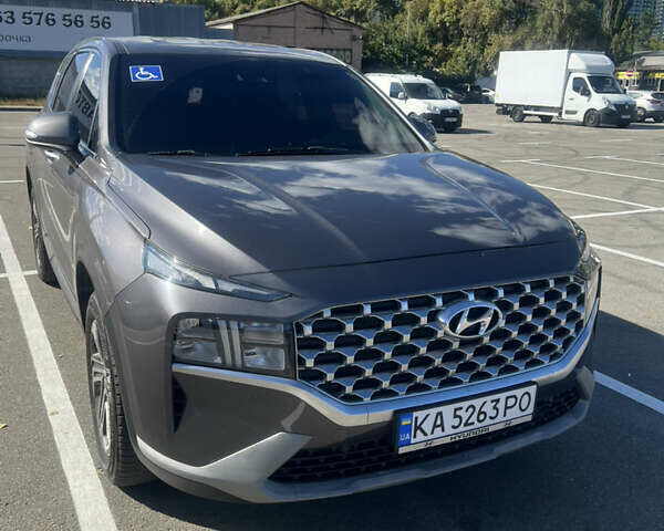 Серый Хендай Санта Фе, объемом двигателя 2.15 л и пробегом 73 тыс. км за 32900 $, фото 3 на Automoto.ua