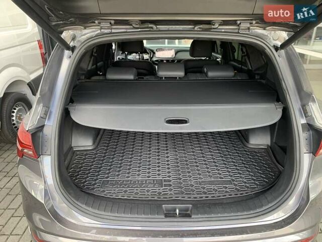 Серый Хендай Санта Фе, объемом двигателя 2.15 л и пробегом 34 тыс. км за 38500 $, фото 48 на Automoto.ua