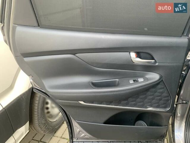 Серый Хендай Санта Фе, объемом двигателя 2.15 л и пробегом 34 тыс. км за 38500 $, фото 41 на Automoto.ua