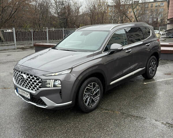 Серый Хендай Санта Фе, объемом двигателя 2.15 л и пробегом 110 тыс. км за 38000 $, фото 1 на Automoto.ua