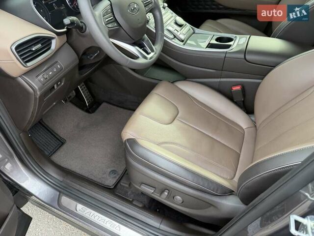 Серый Хендай Санта Фе, объемом двигателя 2.15 л и пробегом 114 тыс. км за 31800 $, фото 11 на Automoto.ua