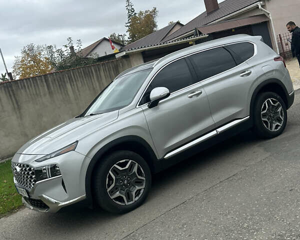 Серый Хендай Санта Фе, объемом двигателя 1.6 л и пробегом 70 тыс. км за 32300 $, фото 3 на Automoto.ua