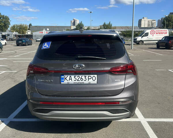 Серый Хендай Санта Фе, объемом двигателя 2.15 л и пробегом 73 тыс. км за 32900 $, фото 4 на Automoto.ua