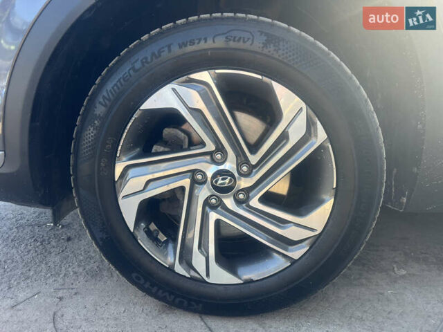Серый Хендай Санта Фе, объемом двигателя 2.15 л и пробегом 73 тыс. км за 32900 $, фото 21 на Automoto.ua