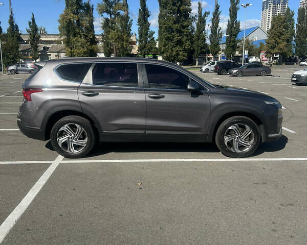 Серый Хендай Санта Фе, объемом двигателя 2.15 л и пробегом 73 тыс. км за 32900 $, фото 5 на Automoto.ua