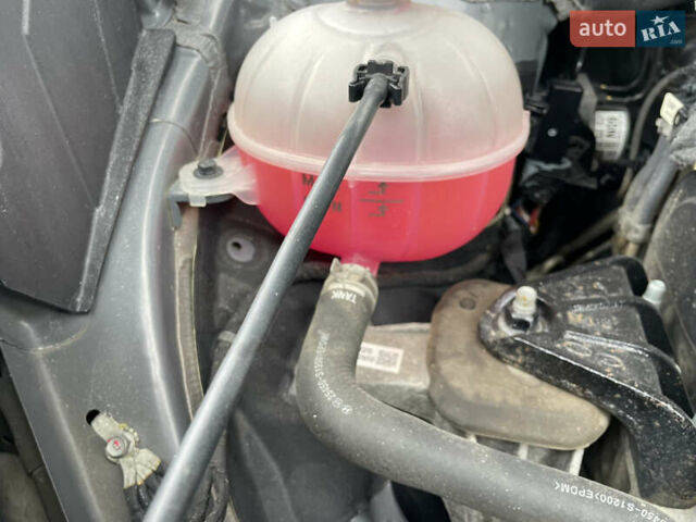 Серый Хендай Санта Фе, объемом двигателя 2.15 л и пробегом 169 тыс. км за 32550 $, фото 62 на Automoto.ua