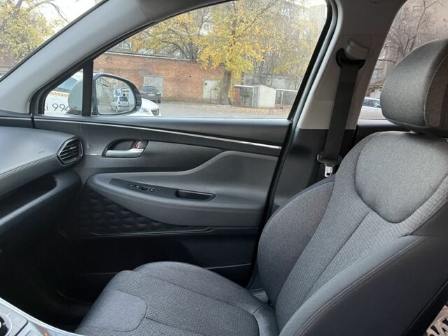 Серый Хендай Санта Фе, объемом двигателя 0 л и пробегом 84 тыс. км за 28300 $, фото 6 на Automoto.ua