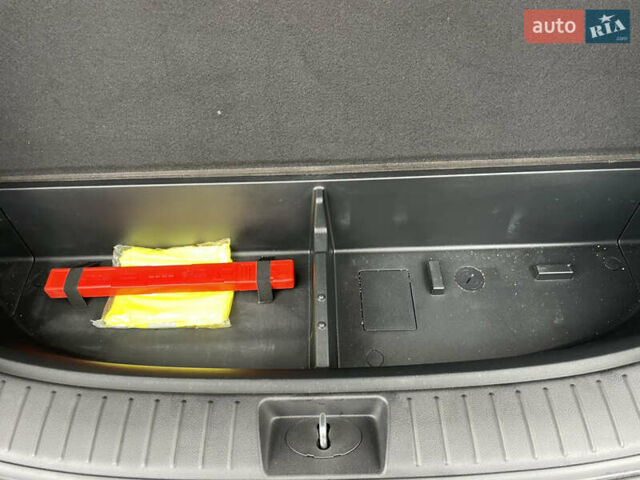 Серый Хендай Санта Фе, объемом двигателя 2.15 л и пробегом 169 тыс. км за 32550 $, фото 27 на Automoto.ua