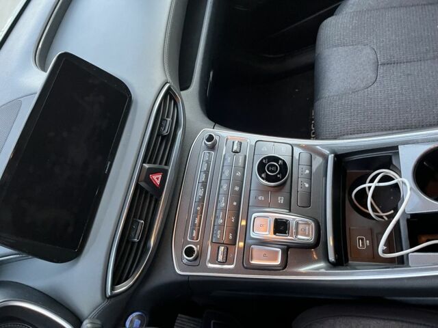 Серый Хендай Санта Фе, объемом двигателя 0 л и пробегом 84 тыс. км за 28300 $, фото 5 на Automoto.ua